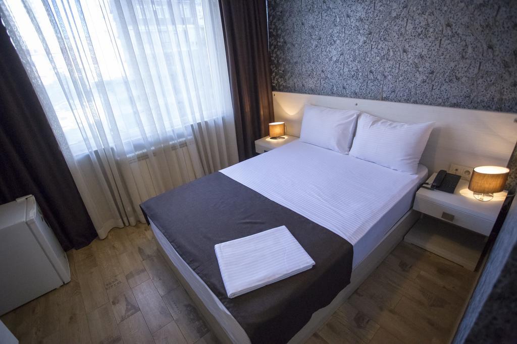 Batus Hotel Batumi Room photo